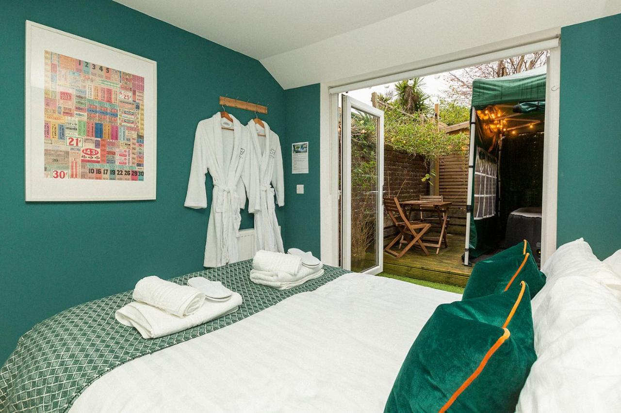 Stylish & Cosy Margate Escape With Hot Tub And Log Burner Dogs Welcome Zewnętrze zdjęcie