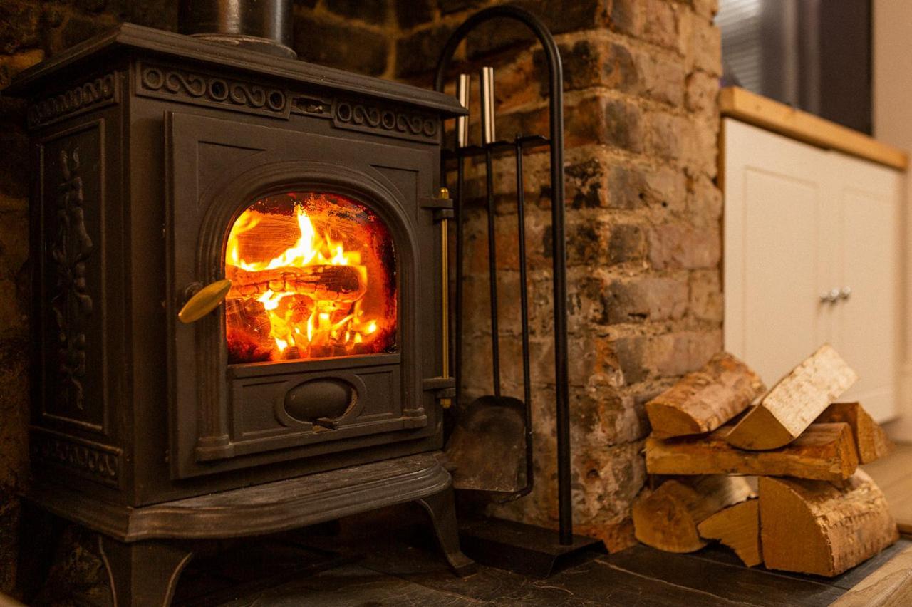 Stylish & Cosy Margate Escape With Hot Tub And Log Burner Dogs Welcome Zewnętrze zdjęcie