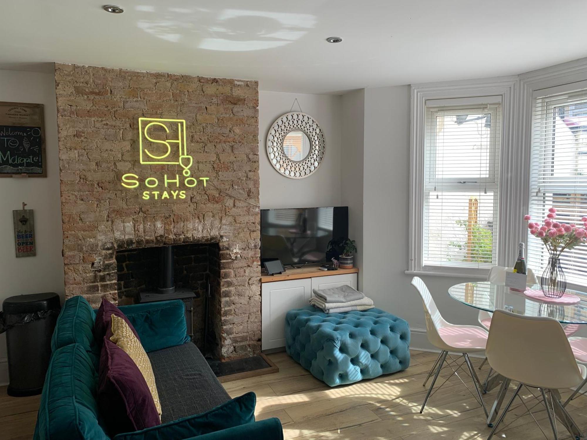 Stylish & Cosy Margate Escape With Hot Tub And Log Burner Dogs Welcome Zewnętrze zdjęcie